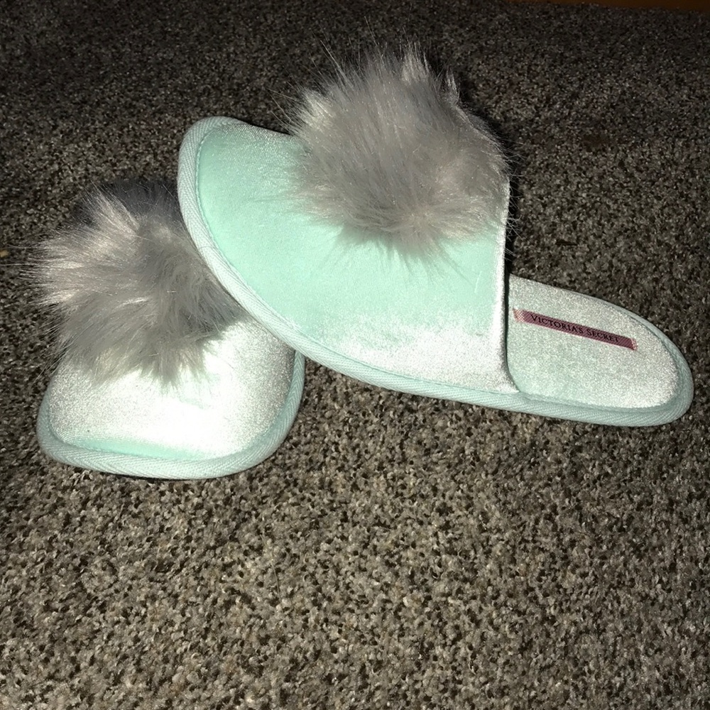 Victoria Secret Slippers!!